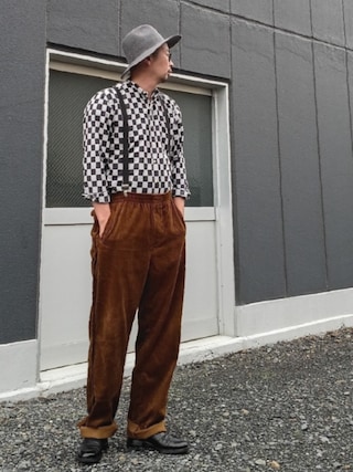 「GU(ジーユー)のコーデュロイパンツ(スラックス)」を使った、ひこたさん(メンズ・179cm)の秋コーディネート