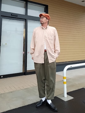 「GRENSON（グレンソン）のアイテム（ローファー、ブラック系）」を使った、ひこたさん（メンズ・179cm）の秋コーディネート