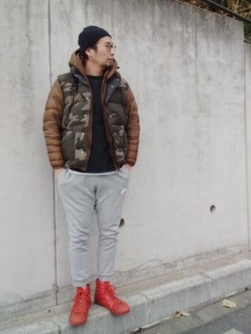 「アイテム（ダウンベスト、グリーン系）」を使った、ひこたさん（メンズ・179cm）の冬コーディネート