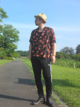 「adidas（アディダス）の古着 adidasトラックパンツ（その他パンツ、ブラック系）」を使った、ひこたさん（メンズ・179cm）の夏コーディネート