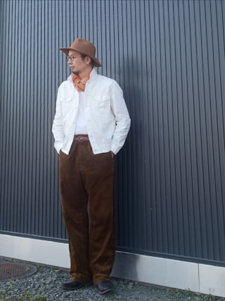 「HANES(ヘインズ)の【HANES/ヘインズ】【旅行・レジャーに】厚手で透けない BEEFY パックTシャツ H5180 ヘインズ ビーフィー Tシャツ 無地 ヘビーウェイト ユニセックス スミクロ・ネイビー登場(Tシャツ/カットソー)」を使った、ひこたさん(メンズ・179cm)の秋コーディネート