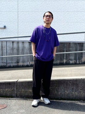 「カラーTシャツ」｜「アイテム（アクセサリー）」を使った、KENTA SARUさん（メンズ・182cm）の夏コーディネート