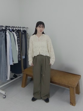 「SENSE OF PLACE by URBAN RESEARCH（センスオブプレイスバイアーバンリサーチ）の『洗濯可』レースアミエリツキニットカーディガン（カーディガン/ボレロ、ホワイト系）」を使った、mocaさん（レディース・160cm）の春コーディネート