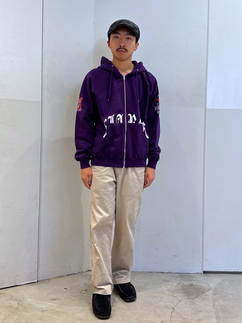 XLARGEのパーカー（パープル系）を使った人気ファッション