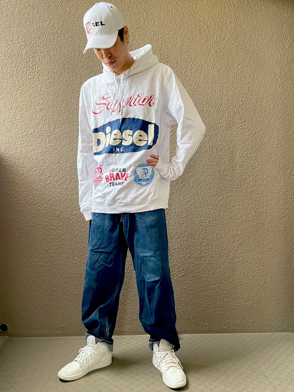 「HIPHOP、BBOY、DIESEL、Diesel、DIESEL(DIESEL)、だぼだぼ、ダボダボコーデ」｜「DIESELの00S9GM0LAOI（キャップ、ホワイト系）」を使った、yuukiさん（メンズ・175cm）の秋コーディネートの1枚目の写真