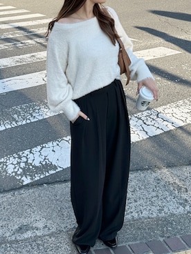 「アイテム（スラックス、ブラック系）」を使った、SAKIHO さん（レディース・164cm）の秋コーディネート