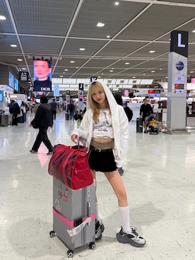 「アイテム（ボストンバッグ、レッド系）」を使った、SAORIさん（レディース・163cm）の秋コーディネート