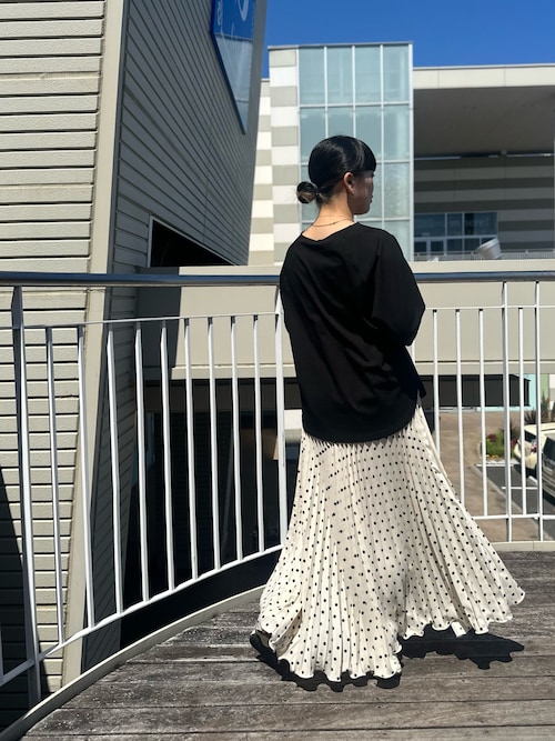 ラウンドネック刺繍T