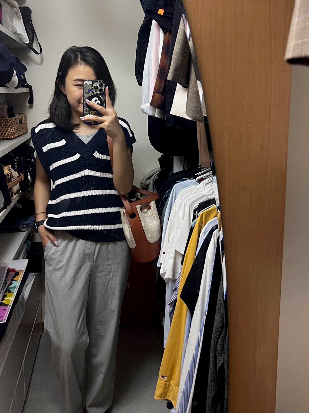 「夏コーデ、大人コーデ、大人カジュアル、大人女子、通勤コーデ」｜「MANGOのアイテム（ベスト、ブルー系）」を使った、stepthelook さん（レディース・163cm）の夏コーディネートの1枚目の写真