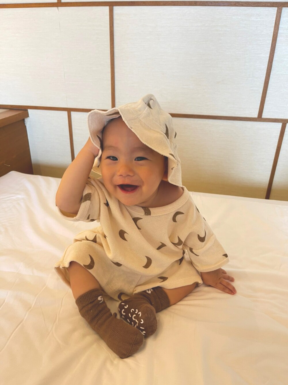 「海外キッズコーデ、海外ブランド、オーガニックズー、organic zoo、ベビーコーデ、男の子コーデ」｜「organic zooのアイテム（Tシャツ/カットソー、ベージュ系）」を使った、ゆみもんすさん（キッズ・70cm）の夏コーディネートの1枚目の写真