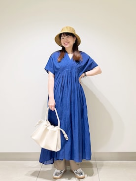 「URBAN RESEARCH DOORS（アーバンリサーチドアーズ）のピンタックギャザーワンピース（ワンピース、ブルー系）」を使った、おださん（レディース・153cm）の夏コーディネート