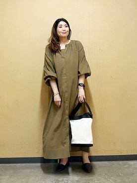「アイテム（ブレスレット）」を使った、オダカオリさん（レディース・153cm）の秋コーディネート