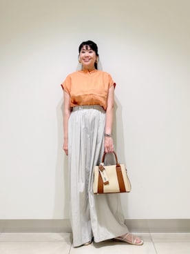 「URBAN RESEARCH（アーバンリサーチ）の『UR TECH/撥水/UVカット』ギャザーワイドパンツ（その他パンツ、グレー系）」を使った、おださん（レディース・153cm）の夏コーディネート