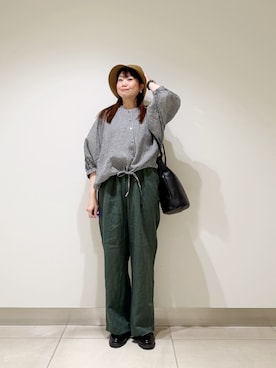 「URBAN RESEARCH DOORS（アーバンリサーチドアーズ）のリネンイージーパンツ（その他パンツ、グリーン系）」を使った、おださん（レディース・153cm）の夏コーディネート