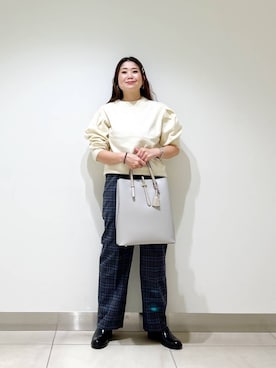 「アイテム（ヘアピン）」を使った、オダカオリさん（レディース・153cm）の秋コーディネート