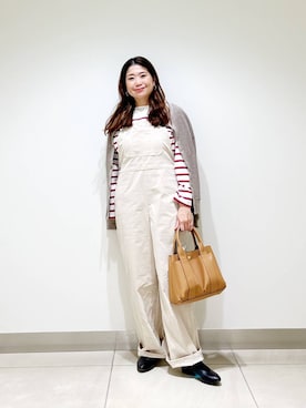 「アイテム（オールインワン・サロペット、ホワイト系）」を使った、オダカオリさん（レディース・153cm）の秋コーディネート