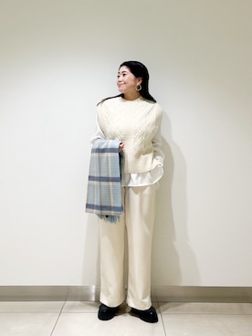 「アイテム（ストール/ショール）」を使った、オダカオリさん（レディース・153cm）の秋コーディネート