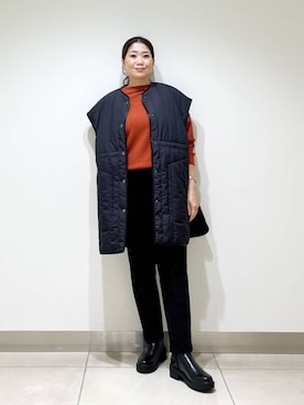 「アイテム（ダウンベスト）」を使った、オダカオリさん（レディース・153cm）の秋コーディネート