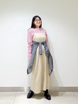 「URBAN RESEARCH DOORS（アーバンリサーチドアーズ）のシアーデニムシャツ（シャツ/ブラウス、ブラック系）」を使った、おださん（レディース・153cm）の春コーディネート