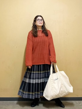 「アイテム（ヘアピン）」を使った、オダカオリさん（レディース・153cm）の秋コーディネート