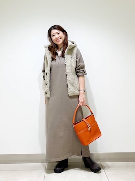 「アイテム（サロペット/オーバーオール、ブルー系）」を使った、オダカオリさん（レディース・153cm）の秋コーディネート