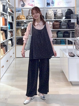 「GLOBAL WORK（グローバルワーク）のシルキータッチシアークロップドシャツ/636682（シャツ/ブラウス、ピンク系）」を使った、きょんさん（レディース・155cm）の春コーディネート