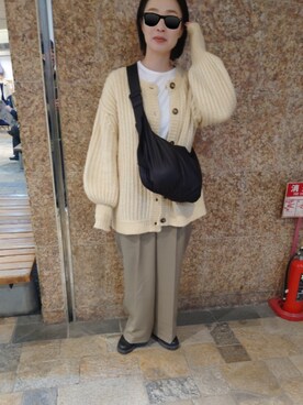 「select MOCA（セレクトモカ）のクラシックセンタープレスワイドストレートスラックス（スラックス、ベージュ系）」を使った、imoさん（レディース・163cm）の冬コーディネート