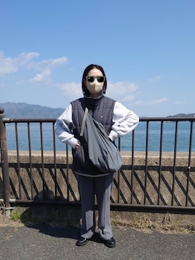 「adidas（アディダス）のパデッド スタンドカラー パファーベスト / アディダスオリジナルス（ダウンベスト、ブラック系）」を使った、imoさん（レディース・163cm）の春コーディネート