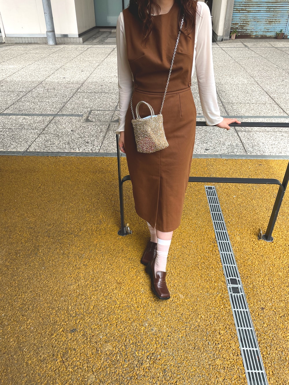 「秋コーデ、ワンピース、ブラウン、今日のコーデ、オトナ女子、ローファー、旅行、おでかけコーデ」｜「Didot.showroomのスクエアヒールローファー（ローファー、ブラウン系）」を使った、yu.さん（レディース・159cm）の秋コーディネートの1枚目の写真