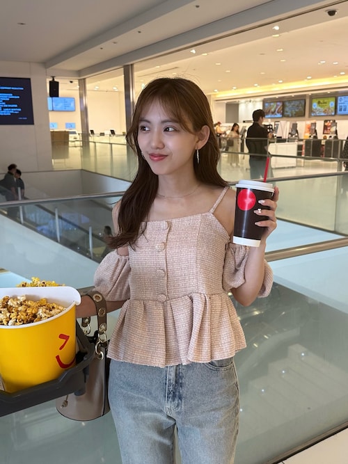 Chicoのトップスを使ったコーディネート(ZOZOTOWN Yahoo!店