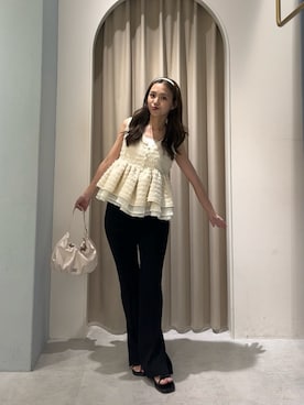 「Chico（チコ）の【SALON by Chico】ペプラムフリルツイードトップス（シャツ/ブラウス、ホワイト系）」を使った、yuikaさん（レディース・154cm）の夏コーディネート