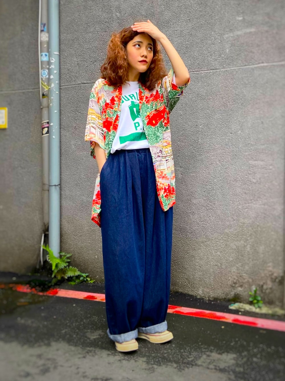 「ootd、夏、SUNSURF、hawaii、studio clip、vintage style、VINTAGE、converse、古着」｜「SUN SURFのアイテム（シャツ/ブラウス、その他）」を使った、zさん（レディース・152cm）の春コーディネートの1枚目の写真