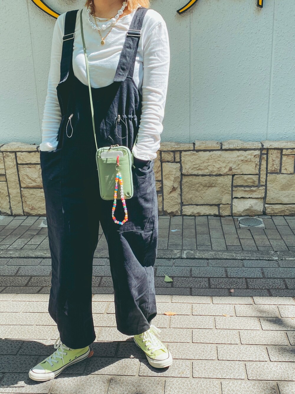 「休日スタイル、パールネックレス、パールアクセ、パール、夏、リラックススタイル、ZARAコーデ、ZARA、ブラックコーデ」｜「CONVERSEのCONVERSE ALL STAR 100 DIGITALBIT HI / コンバース オールスター 100 デジタルビット HI（スニーカー、グリーン系）」を使った、mappyさん（レディース・162cm）の夏コーディネートの1枚目の写真