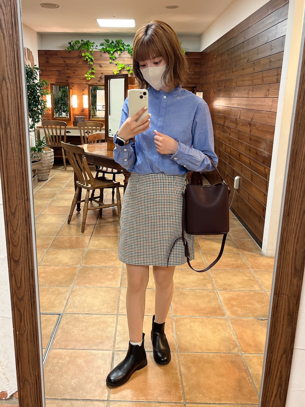 「初秋コーデ、秋服、オトナカジュアル、プチプラコーデ、休日スタイル、大人女子、低身長女子、ショートブーツ、秋🍁コーデ、きれいめ、プチプラ、秋先取りコーデ、GU、ユニクロ」｜「UNIQLOのアイテム（シャツ/ブラウス、ブルー系）」を使った、トウニュウチャンさん（レディース・157cm）の秋コーディネートの1枚目の写真