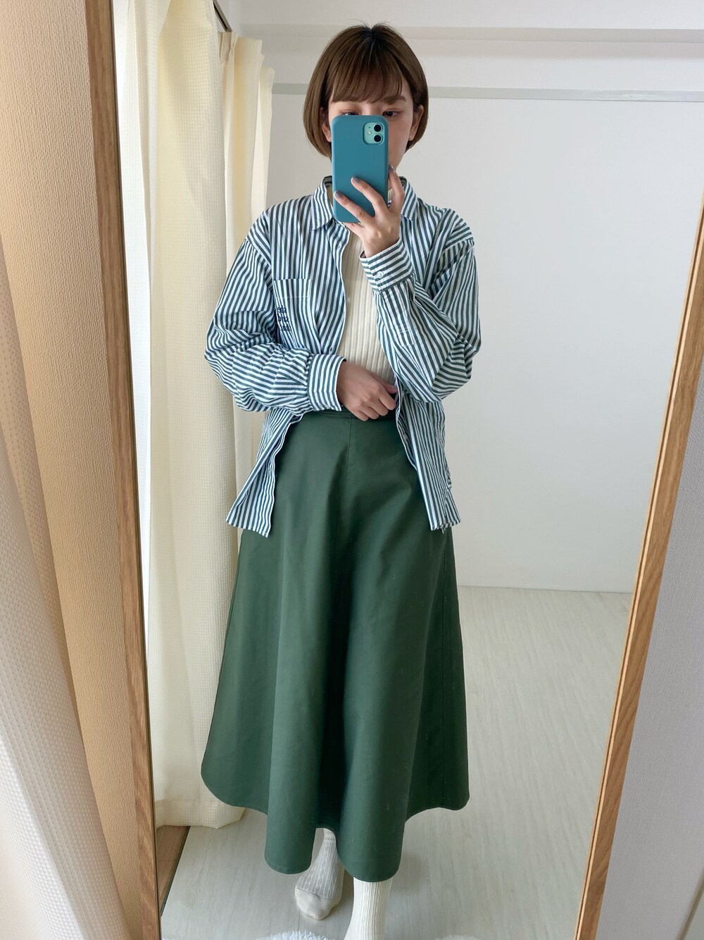 「今日のコーデ、ゆるコーデ、オトナ女子、大人カジュアル、おしゃれさんと繋がりたい、大人かわいい、ootd、いいね、save、フォローお願いします🤑、ユニクロ、ニコアンド」｜「UNIQLOのアイテム（スカート、グリーン系）」を使った、トウニュウチャンさん（レディース・157cm）の冬コーディネートの1枚目の写真