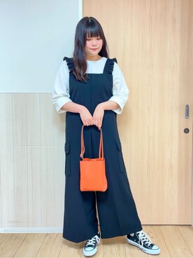 「SHOO・LA・RUE（シューラルー）の【軽量/大人カジュアル】 ふわっと軽い三層ショルダーバッグ（ショルダーバッグ、オレンジ系）」を使った、nanaseさん（レディース・161cm）の春コーディネート
