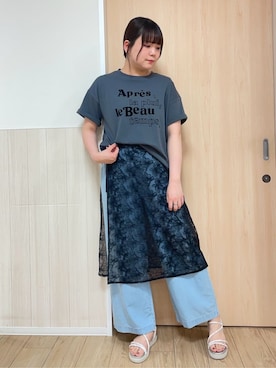 「DRESKIP（ドレスキップ）の【S-LL】大人のきれいめカジュアルに フロッキーロゴTシャツ（Tシャツ/カットソー、グレー系）」を使った、nanaseさん（レディース・161cm）の春コーディネート