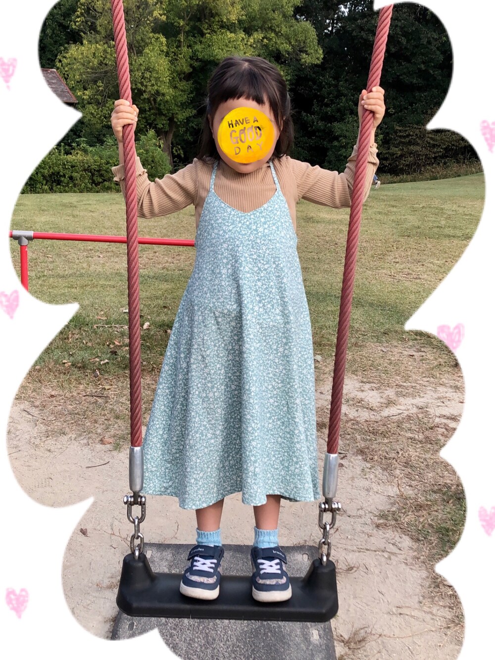「5歳、5歳女の子、公園コーデ ＃キッズコーデ ＃秋コーデ、こどもコーデ、キッズコーデ、キッズファッション、キッズ」｜「BRANSHESの「IFME Light/イフミーライト」コラボ花柄スニーカー（スニーカー、ブルー系）」を使った、*しーママ*さん（キッズ・110cm）の秋コーディネートの1枚目の写真
