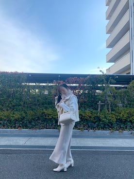 「LOWRYS FARM（ローリーズファーム）のシワサテンフレアスカート２　946956（スカート、ホワイト系）」を使った、nazuさん（レディース）の冬コーディネート