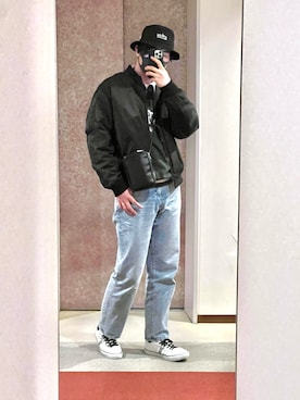 「tk.TAKEO KIKUCHI（ティーケータケオキクチ）のアイテム（MA-1）」を使った、みっちーさん（メンズ・183cm）の冬コーディネート