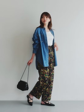 「花柄パンツ」｜上田（ueda）さん（レディース・165cm）の夏コーディネート