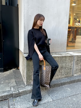 「LOUIS VUITTON（ルイヴィトン）のアイテム（ハンドバッグ）」を使った、谷川菜奈さん（レディース・153cm）の冬コーディネート
