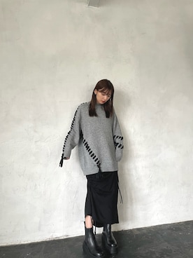 「VALENTINO（ヴァレンティノ）のアイテム」を使った、谷川菜奈さん（レディース・153cm）の秋コーディネート