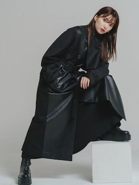 「フェイクレザー」｜「アイテム（トレンチコート）」を使った、谷川菜奈さん（レディース・153cm）の冬コーディネート