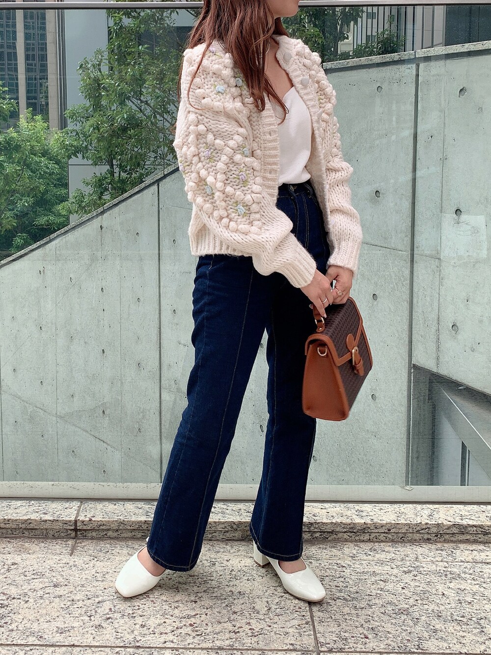 「おしゃれさんと繋がりたい、カーディガン、ニット、秋コーデ、デニムパンツ、パンツスタイル、パンプス、モノグラム、今日のコーデ、きれいめカジュアル、低身長、プチプラ」｜「one after another NICE CLAUPのkiwami denim（デニムパンツ、ブルー系）」を使った、ayakaさん（レディース・154cm）の夏コーディネートの1枚目の写真