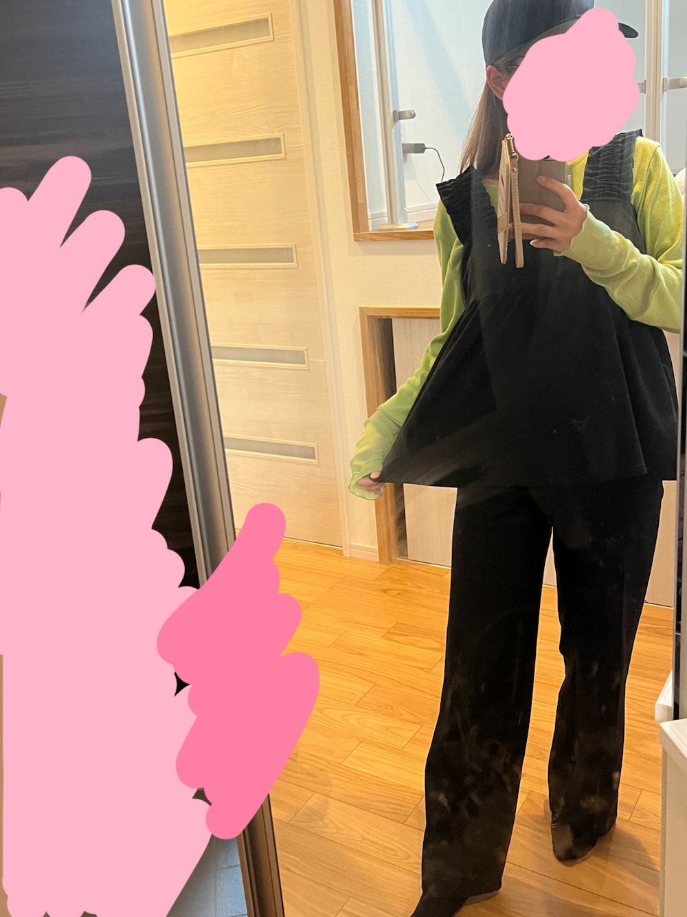 「シンプルコーデ、オトナ女子、春カラー、雨の日コーデ、ママコーデ、ママファッション、キャミビスチェ、ビスチェ、プロズヴェール、キャップ、GU」｜「GUのアイテム（パンツ、ブラック系）」を使った、__riho__さん（レディース・154cm）の春コーディネートの1枚目の写真