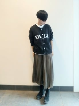 「FRAMeWORK（フレームワーク）の【WEB限定】YALE/リメイク風2WAYカーディガン2◆（カーディガン/ボレロ、グレー系）」を使った、裕輔さん（レディース・161cm）の秋コーディネート