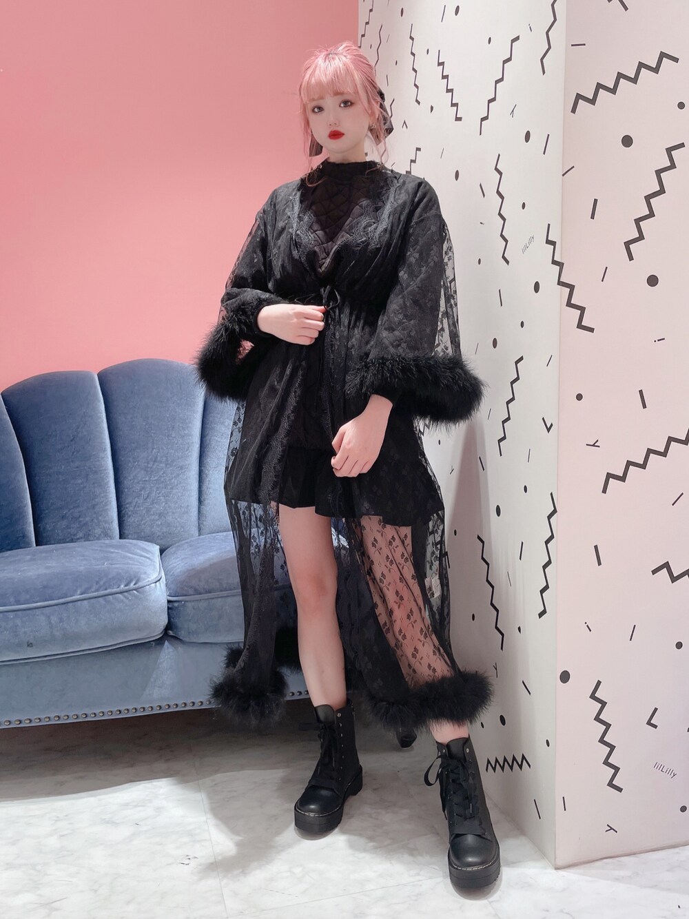 「lilLilly、リルリリー、LILICIOUS、リリシャス、ブラックコーデ、ガウン、フェザー、総レース、キルティング、おしゃれさんと繋がりたい」｜「lilLillyのキルティングワンピース（ワンピース、ブラック系）」を使った、𝒮𝒶𝓎𝒶𝓀𝒶さん（レディース・154cm）の冬コーディネートの1枚目の写真