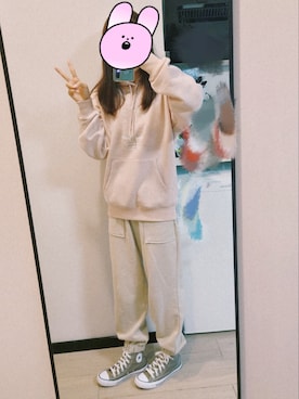 「GU（ジーユー）のアイテム（チノパンツ、ベージュ系）」を使った、kiseiさん（レディース・160cm）の秋コーディネート