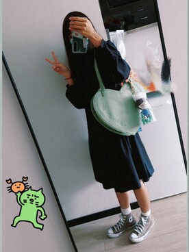 「CONVERSE（コンバース）のアイテム（シューズ、グレー系）」を使った、kiseiさん（レディース・160cm）の秋コーディネート